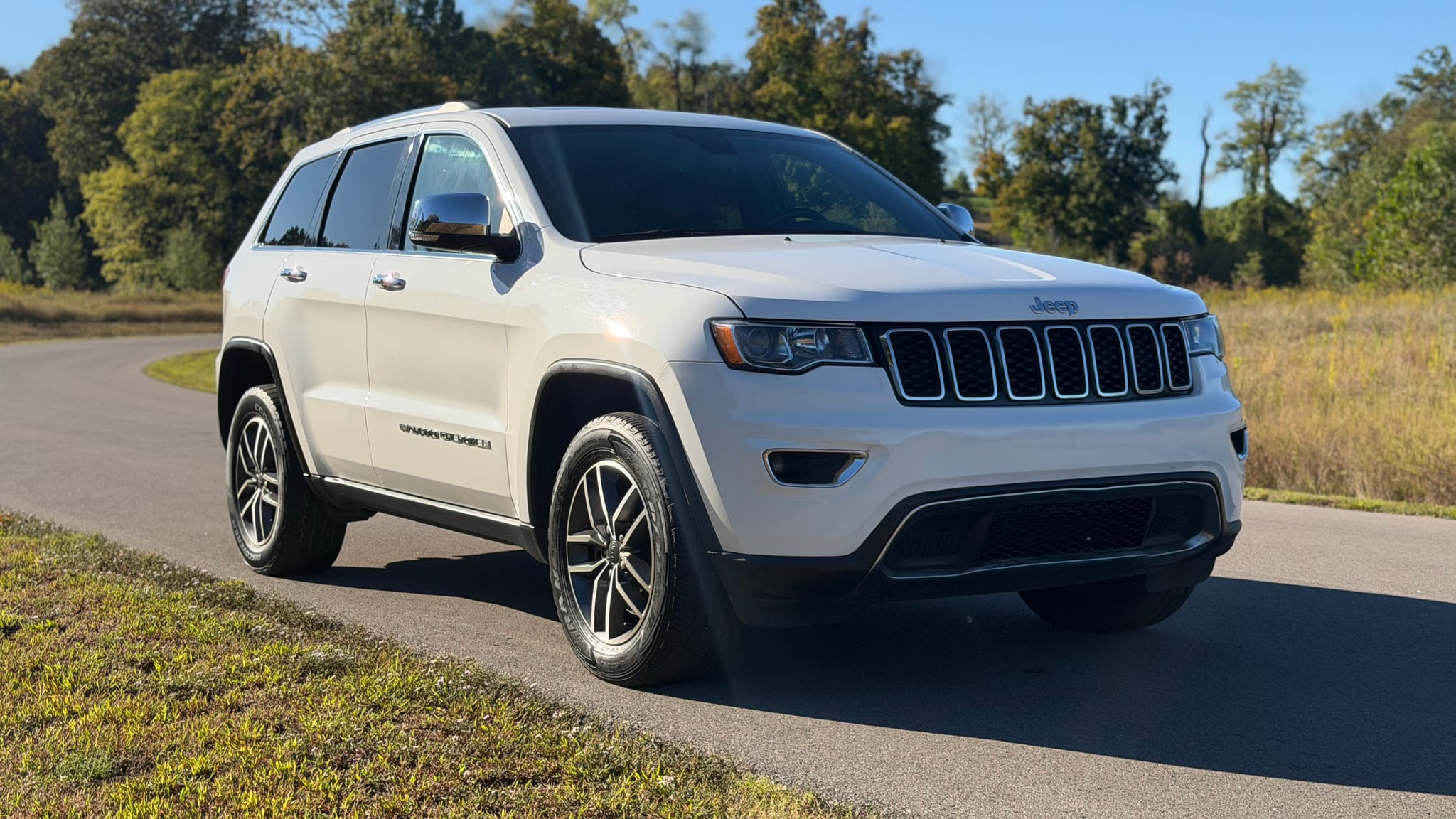 2022 JEEP Grand Cherokee - Image 1