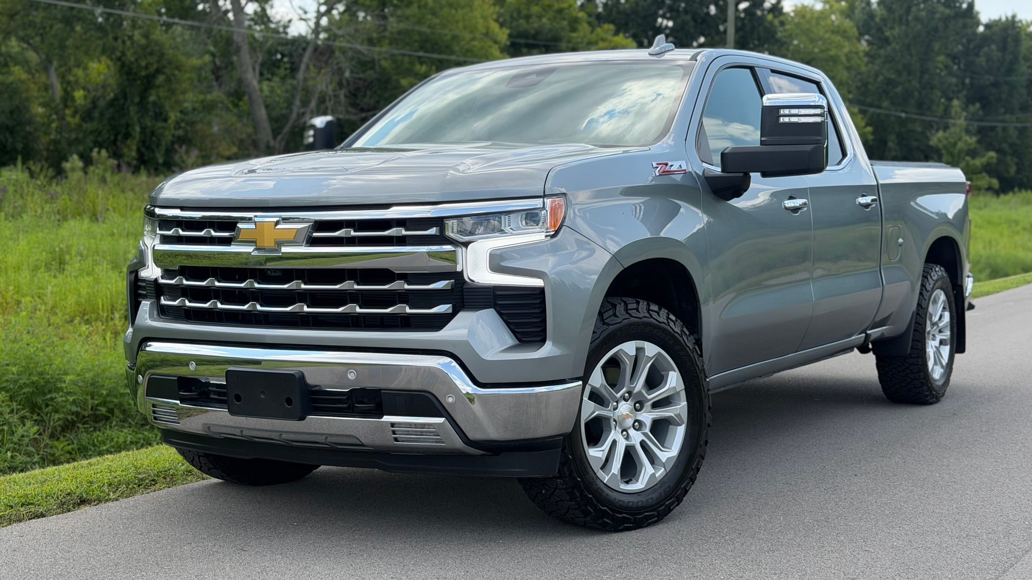 2026 CHEVROLET Silverado - Image 1
